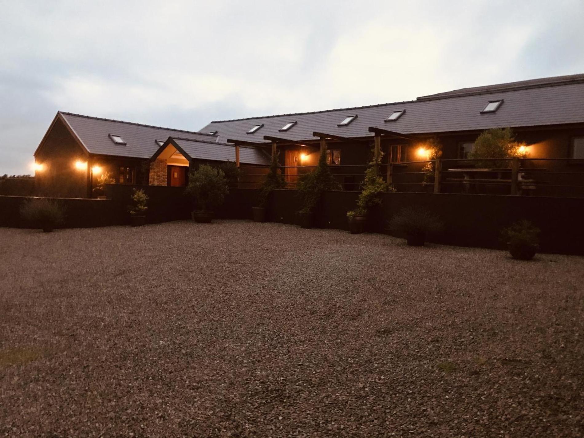 Foxglove - Luxurious Barn Conversion - Blossom Farm Johnston Zewnętrze zdjęcie
